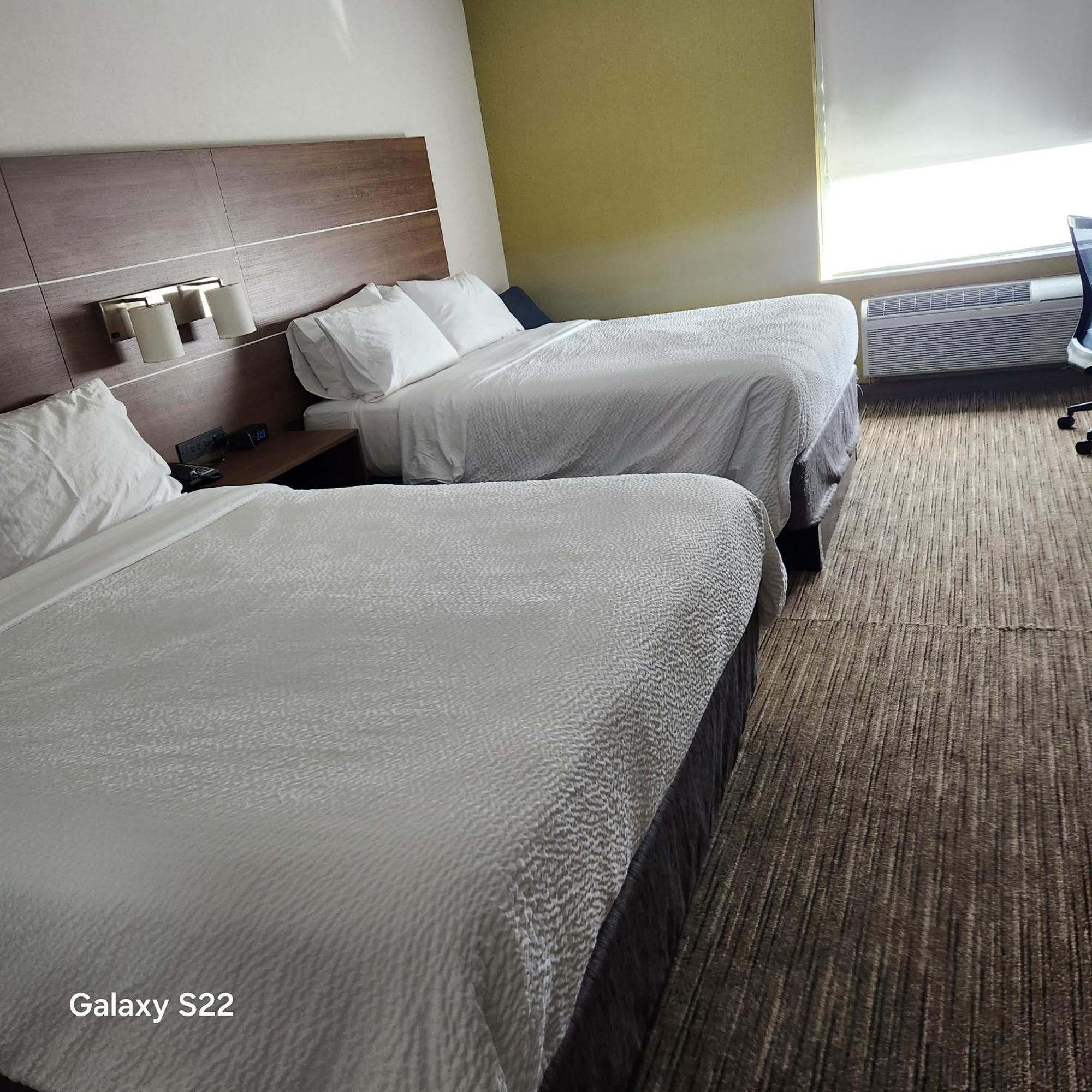 Holiday Inn Express Chelmsford By Ihg Exterior foto
